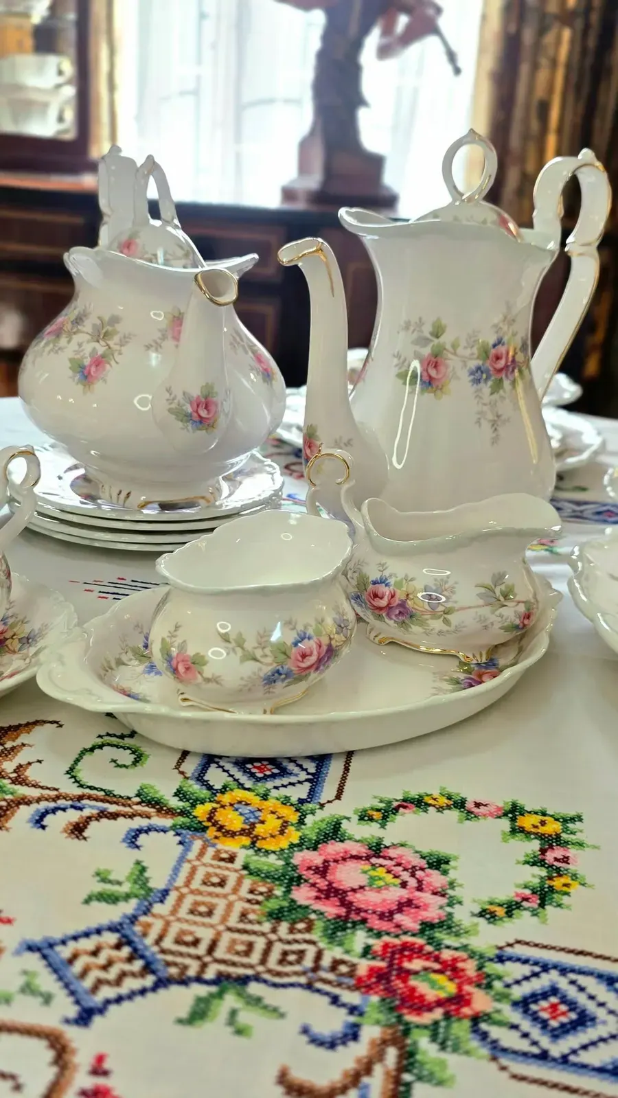 A Royal Albert tea set with a creamer and sugar bowl