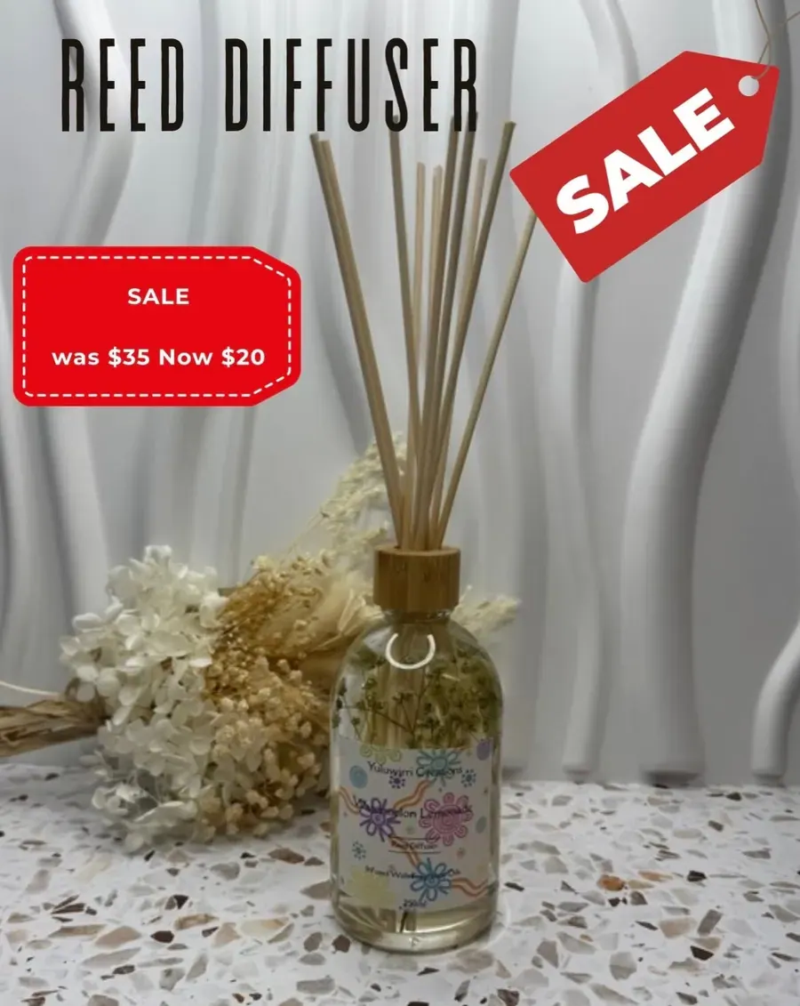 A reed diffuser with natural decoration
